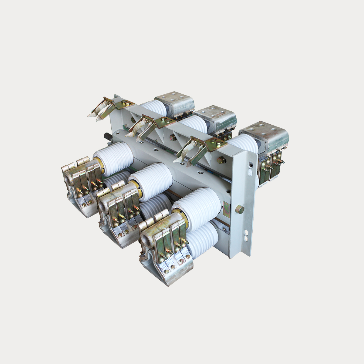 GN30-12改進(jìn)型戶內(nèi)高壓隔離開關(guān)
